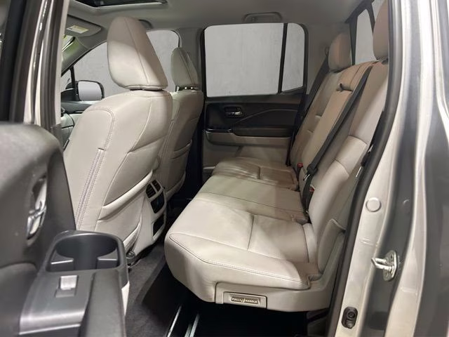 2017 Lunar Silver Metallic Honda Ridgeline RTL-E AWD Truck
