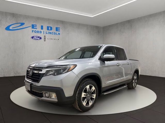 2017 Lunar Silver Metallic Honda Ridgeline RTL-E AWD Truck