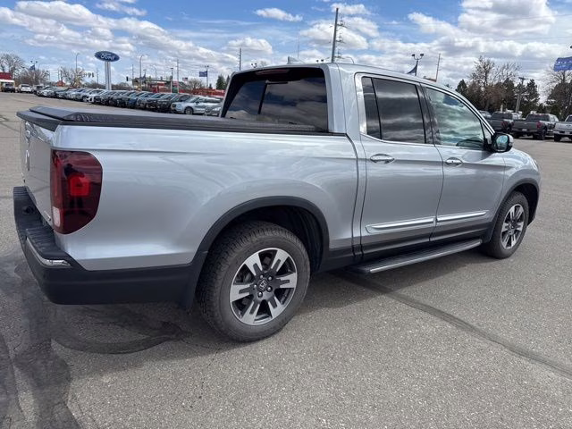 2017 Silver Honda Ridgeline RTL-E AWD Truck