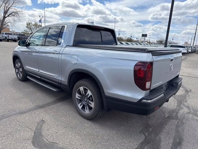 2017 Silver Honda Ridgeline RTL-E AWD Truck