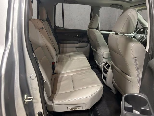 2017 Lunar Silver Metallic Honda Ridgeline RTL-E AWD Truck