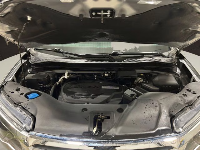 2017 Lunar Silver Metallic Honda Ridgeline RTL-E AWD Truck