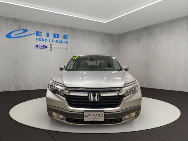 2017 Lunar Silver Metallic Honda Ridgeline RTL-E AWD Truck