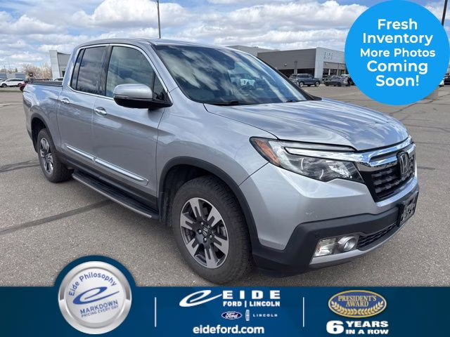 2017 Silver Honda Ridgeline RTL-E AWD Truck