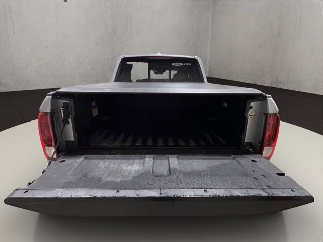 2017 Lunar Silver Metallic Honda Ridgeline RTL-E AWD Truck