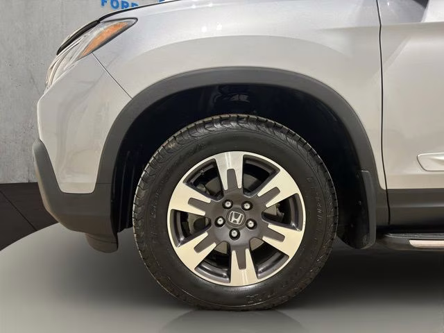 2017 Lunar Silver Metallic Honda Ridgeline RTL-E AWD Truck