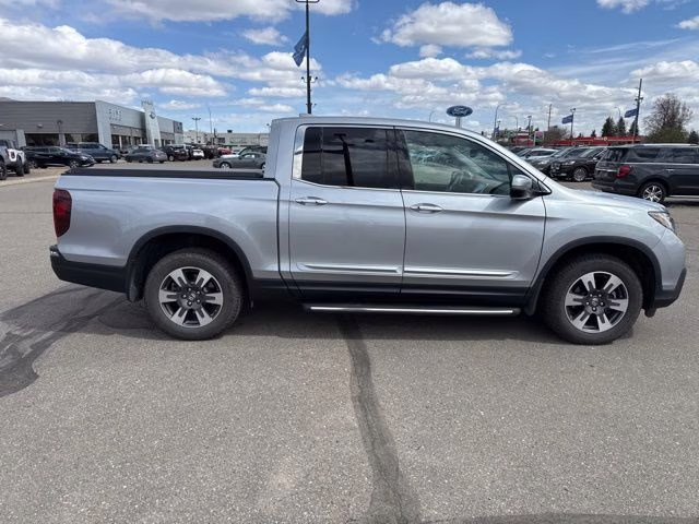 2017 Silver Honda Ridgeline RTL-E AWD Truck