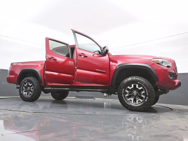 2022 Barcelona Red Metallic Toyota Tacoma TRD Off-Road RWD Truck