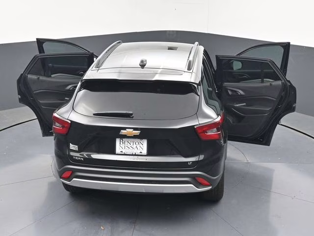 2025 Mosaic Black Metallic Chevrolet Trax LT FWD SUV