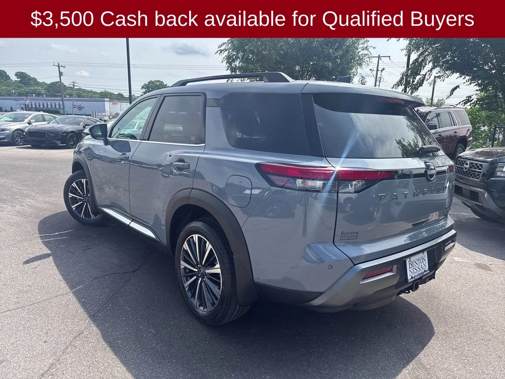 2026 Boulder Gray Pearl Nissan Pathfinder Platinum 4X4 SUV