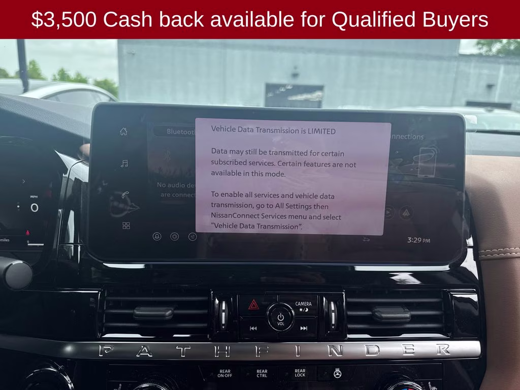 2026 Everest White Pearl/Black Nissan Pathfinder Platinum FWD SUV