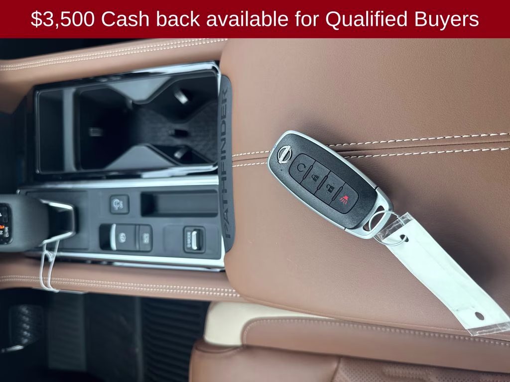 2026 Everest White Pearl/Black Nissan Pathfinder Platinum FWD SUV