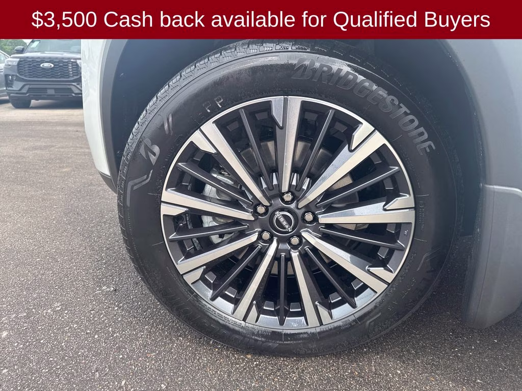 2026 Everest White Pearl/Black Nissan Pathfinder Platinum FWD SUV