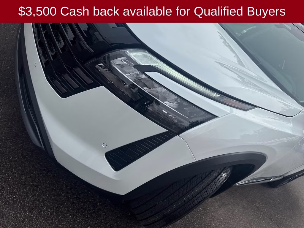 2026 Everest White Pearl/Black Nissan Pathfinder Platinum FWD SUV