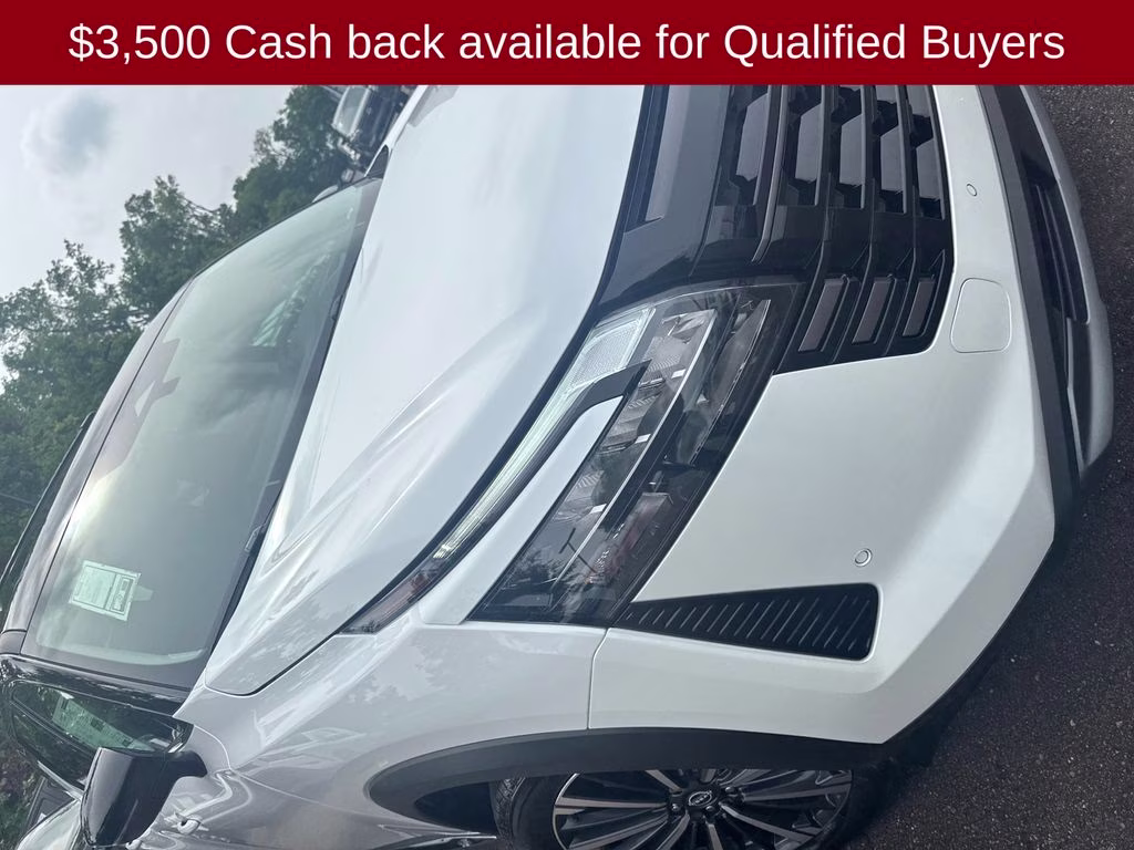 2026 Everest White Pearl/Black Nissan Pathfinder Platinum FWD SUV