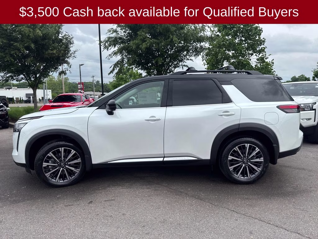 2026 Everest White Pearl/Black Nissan Pathfinder Platinum FWD SUV