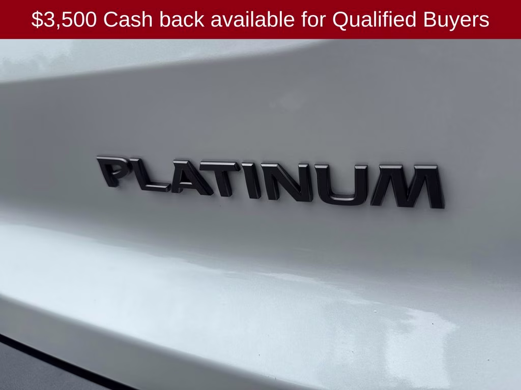 2026 Everest White Pearl/Black Nissan Pathfinder Platinum FWD SUV