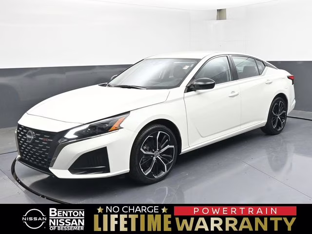2025 Glacier White Nissan Altima 2.5 SR AWD Sedan