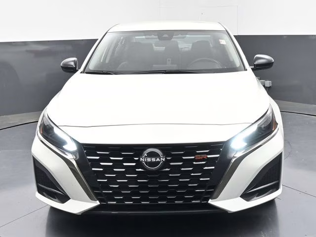 2025 Glacier White Nissan Altima 2.5 SR AWD Sedan