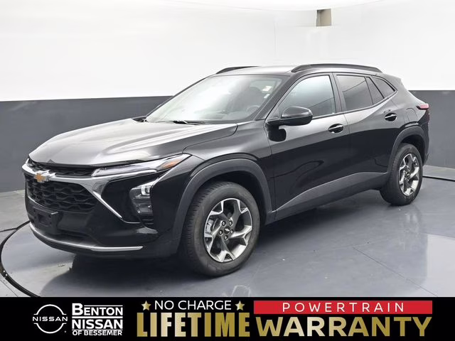 2025 Mosaic Black Metallic Chevrolet Trax LT FWD SUV