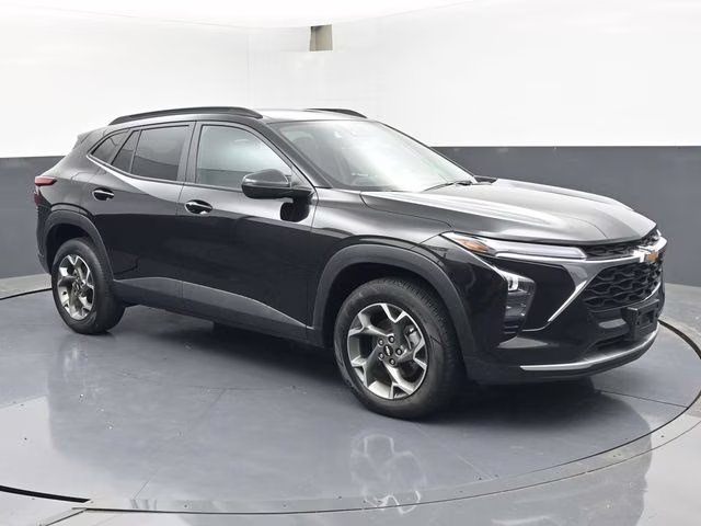 2025 Mosaic Black Metallic Chevrolet Trax LT FWD SUV