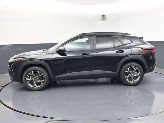 2025 Mosaic Black Metallic Chevrolet Trax LT FWD SUV