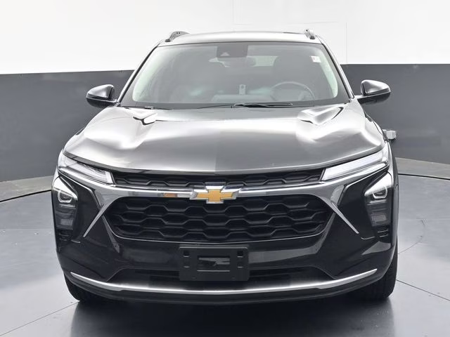 2025 Mosaic Black Metallic Chevrolet Trax LT FWD SUV
