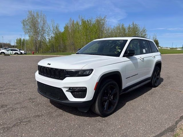2024 Bright White Clearcoat Jeep Grand Cherokee Limited 4X4 SUV