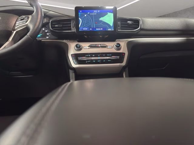 2023 Silver Metallic Ford Explorer XLT 4X4 SUV