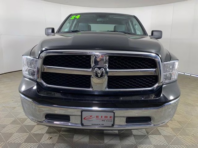 2024 Diamond Black Crystal Pearlcoat Ram 1500 SLT 4X4 Truck