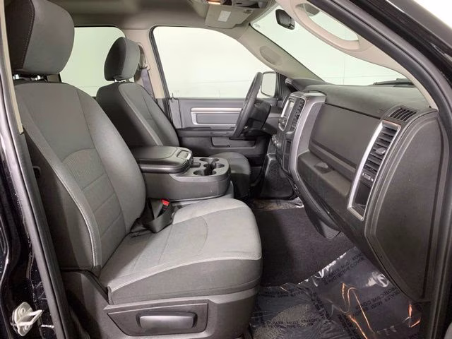 2024 Diamond Black Crystal Pearlcoat Ram 1500 SLT 4X4 Truck