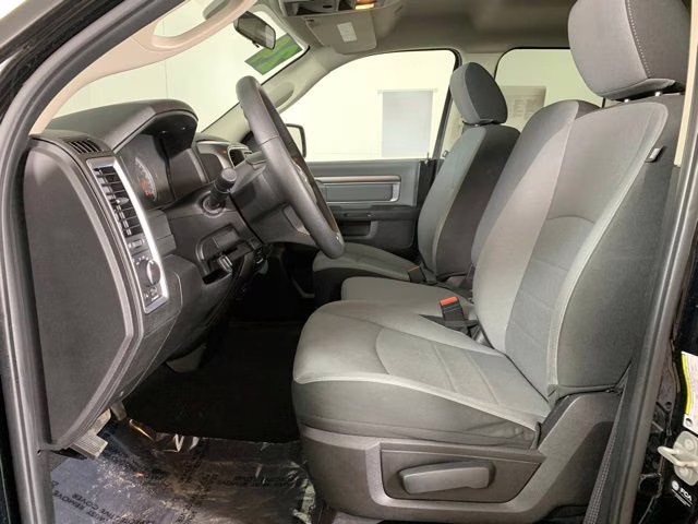 2024 Diamond Black Crystal Pearlcoat Ram 1500 Classic SLT 4X4 Truck