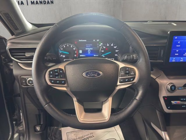 2023 Silver Metallic Ford Explorer XLT 4X4 SUV