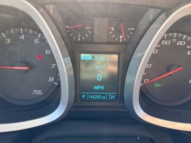 2014 Ashen Gray Metallic Chevrolet Equinox LT FWD SUV