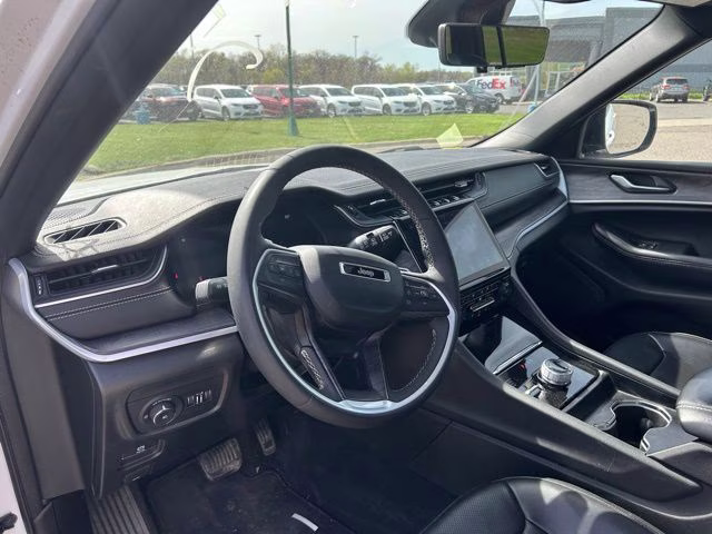 2024 Bright White Clearcoat Jeep Grand Cherokee Limited 4X4 SUV