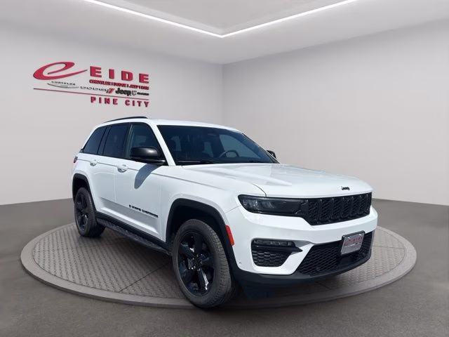 2024 Bright White Clearcoat Jeep Grand Cherokee Limited 4X4 SUV