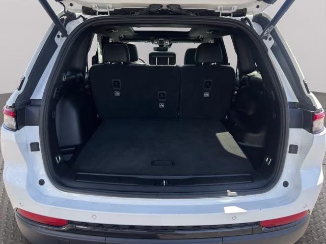 2024 Bright White Clearcoat Jeep Grand Cherokee Limited 4X4 SUV