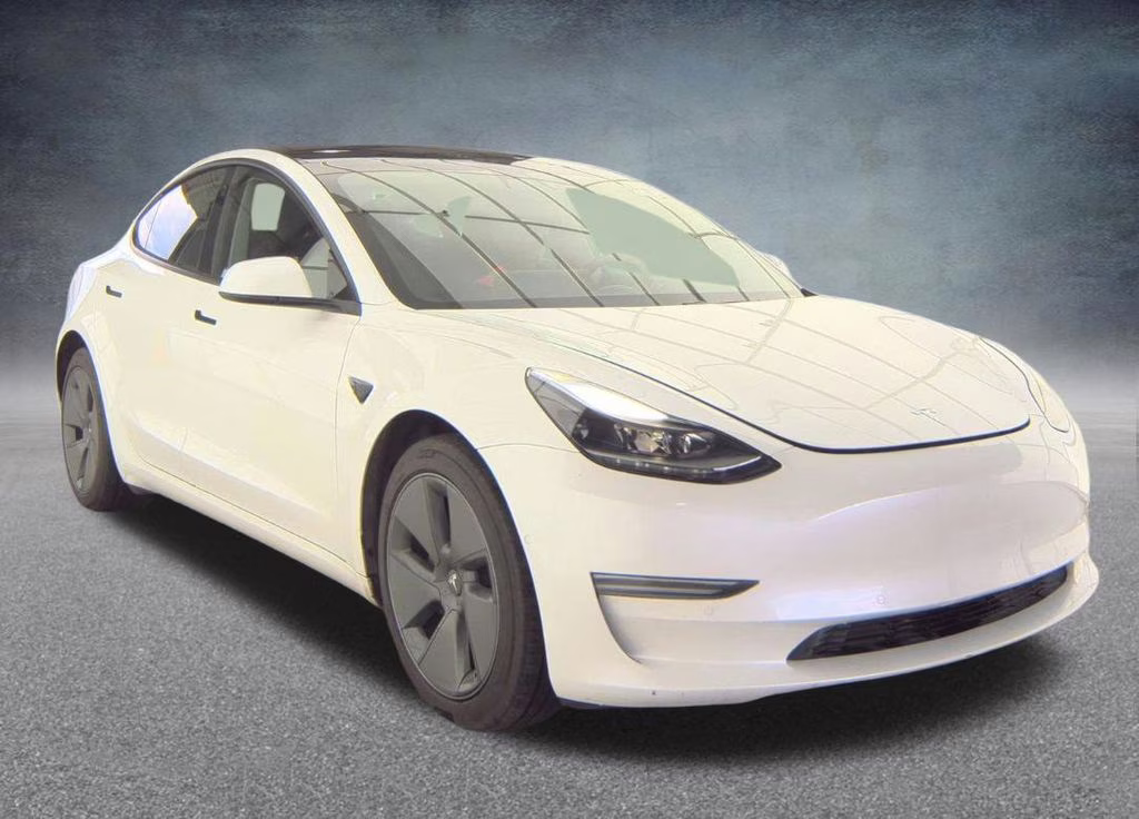 2021 White Tesla Model 3 Standard Range Plus RWD Sedan