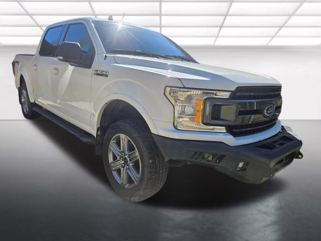 2018 Oxford White Ford F-150 XLT 4X4 Truck