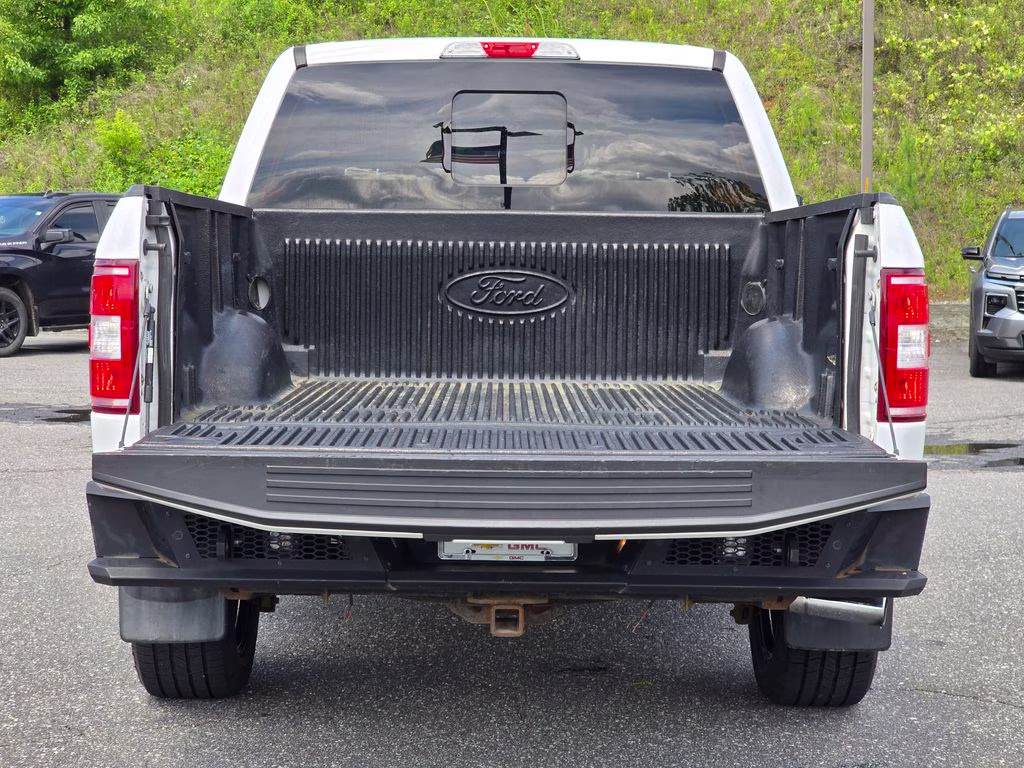 2018 Oxford White Ford F-150 XLT 4X4 Truck