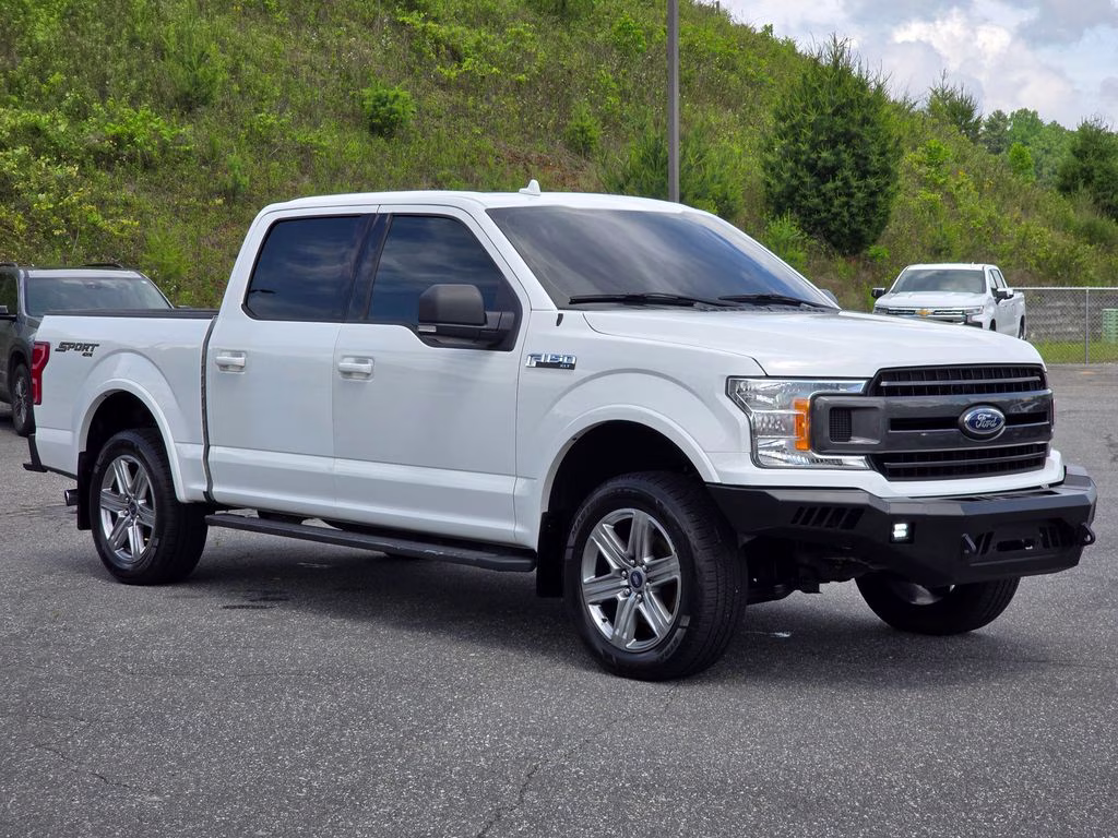 2018 Oxford White Ford F-150 XLT 4X4 Truck