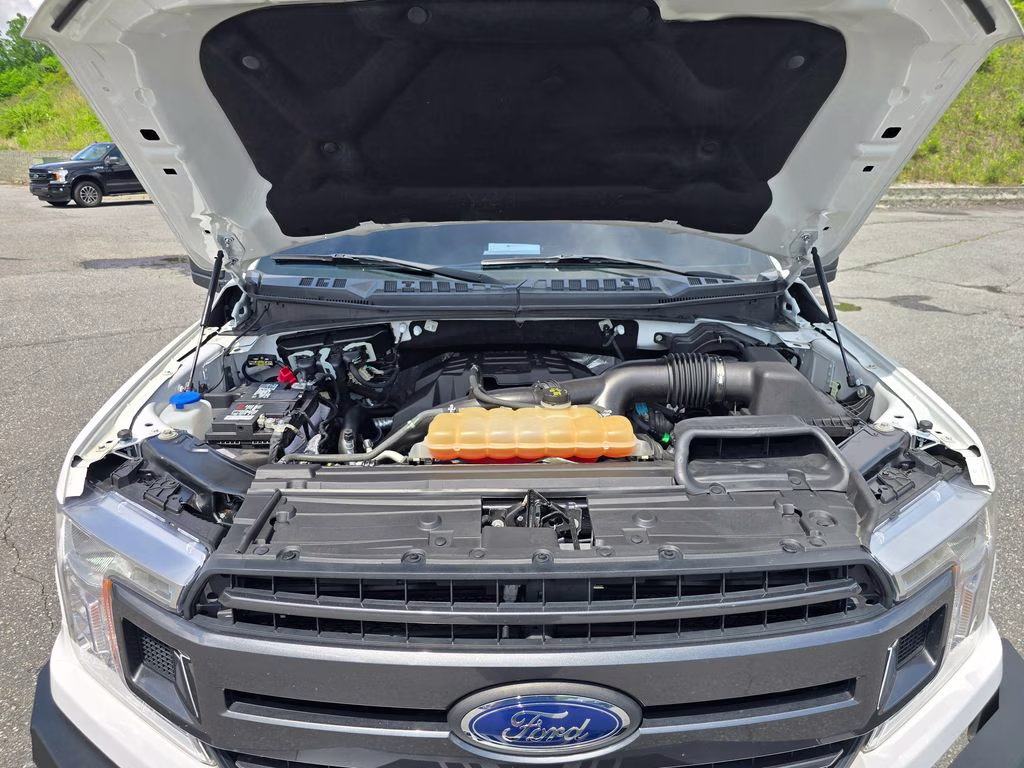 2018 Oxford White Ford F-150 XLT 4X4 Truck