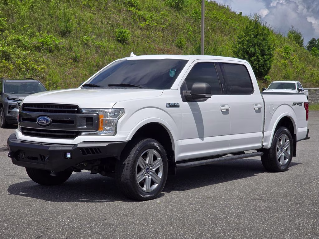 2018 Oxford White Ford F-150 XLT 4X4 Truck