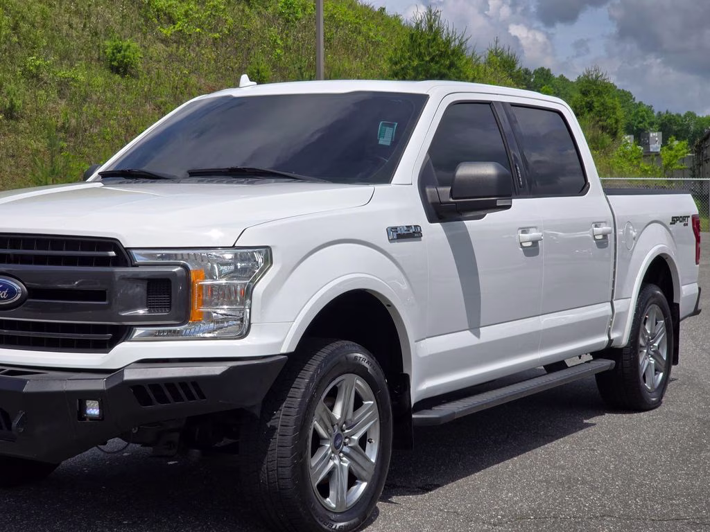 2018 Oxford White Ford F-150 XLT 4X4 Truck