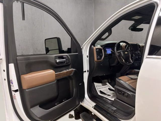 2020 Iridescent Pearl Tricoat Chevrolet Silverado 2500HD High Country 4X4 Truck