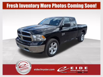 2024 Diamond Black Crystal Pearlcoat Ram 1500 Classic SLT 4X4 Truck