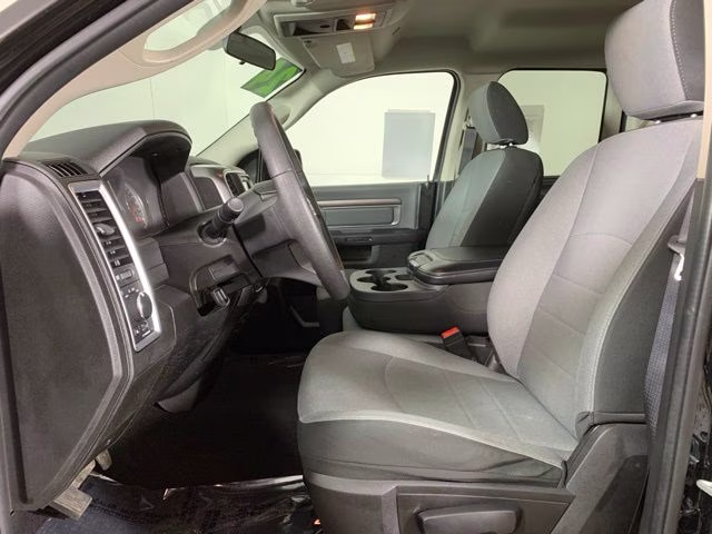 2024 Diamond Black Crystal Pearlcoat Ram 1500 Classic SLT 4X4 Truck
