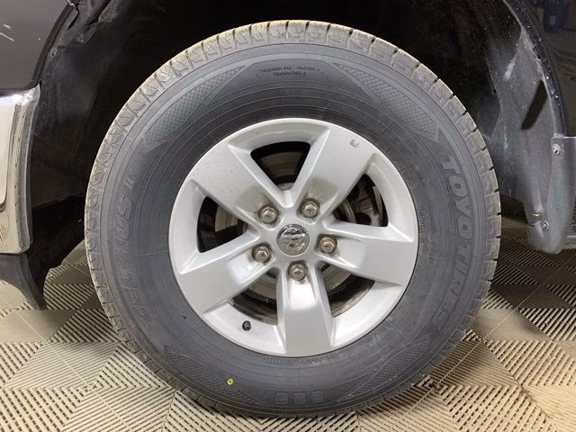 2024 Diamond Black Crystal Pearlcoat Ram 1500 Classic SLT 4X4 Truck