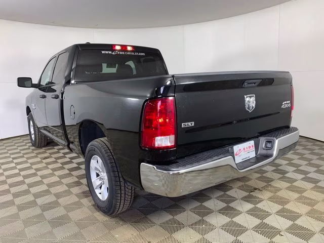 2024 Diamond Black Crystal Pearlcoat Ram 1500 Classic SLT 4X4 Truck