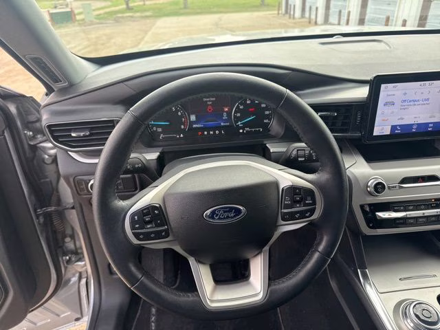 2023 Iconic Silver Metallic Ford Explorer XLT 4X4 SUV